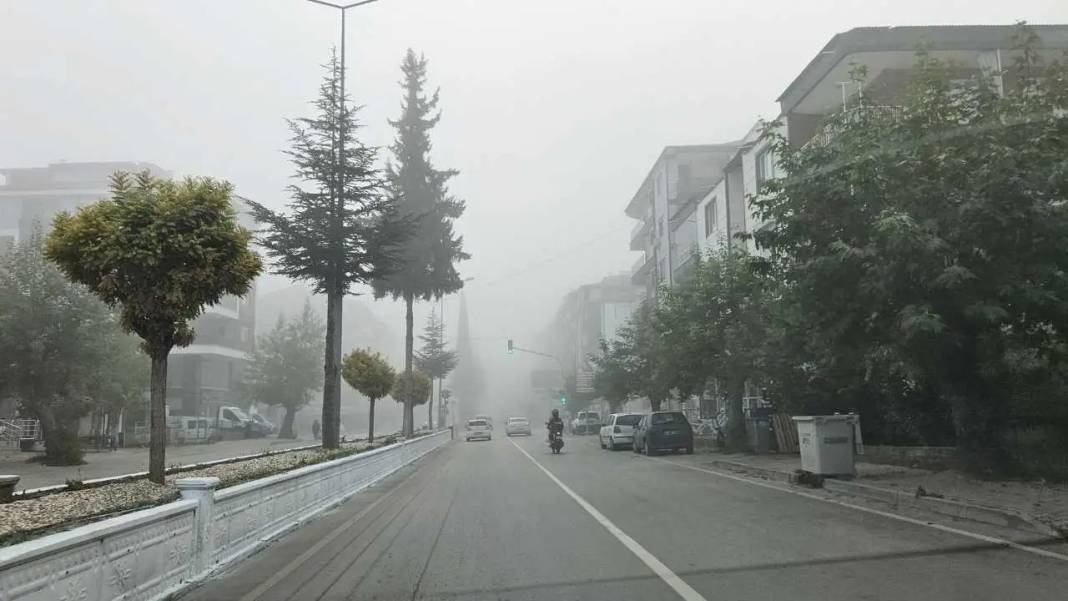 Antalya-Burdur Yolunu Sis Esir Aldı! Zor Anlar Böyle Görüntülendi 4